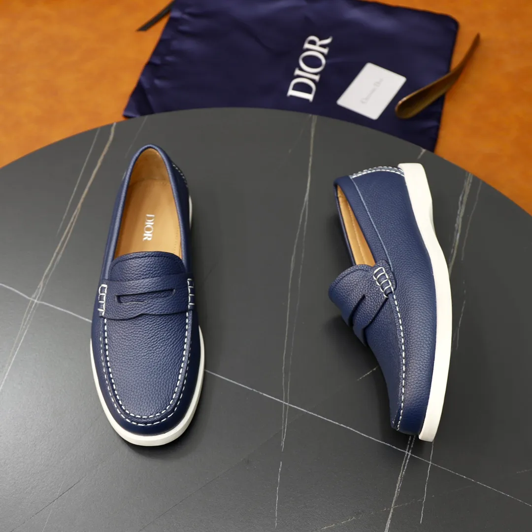 Ex-factory price: 540🙅‍♂️🙅‍♂️🙅‍♂️ Brand: Dior DIOR Standard code: Men's code 38/44 (45 can be customized) Grade: Same as the official website Material: Original cowhide stitching, cowhide lining, original TPU wear-resistant soft outsole Style categories: Leisure and sports version, footwear for driving, young fashion, European and American trends, British style Color: actual picture color